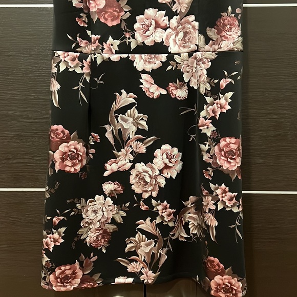Maurices Cocktail Dress | XXL | Black with Floral Print - Picture 3 of 6
